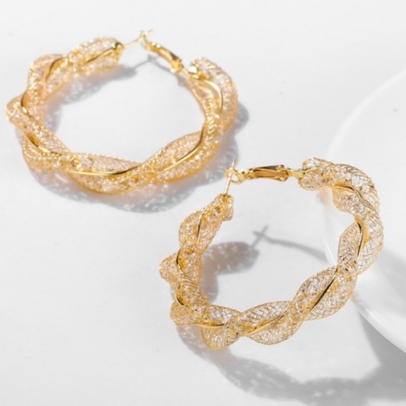 NWOT gold plated shiny earrings - Picture 4 of 4